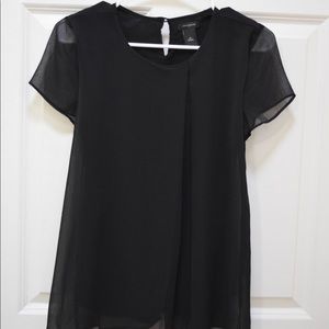 SOLD🌸Ann Taylor Black Blouse with Slit Size XS